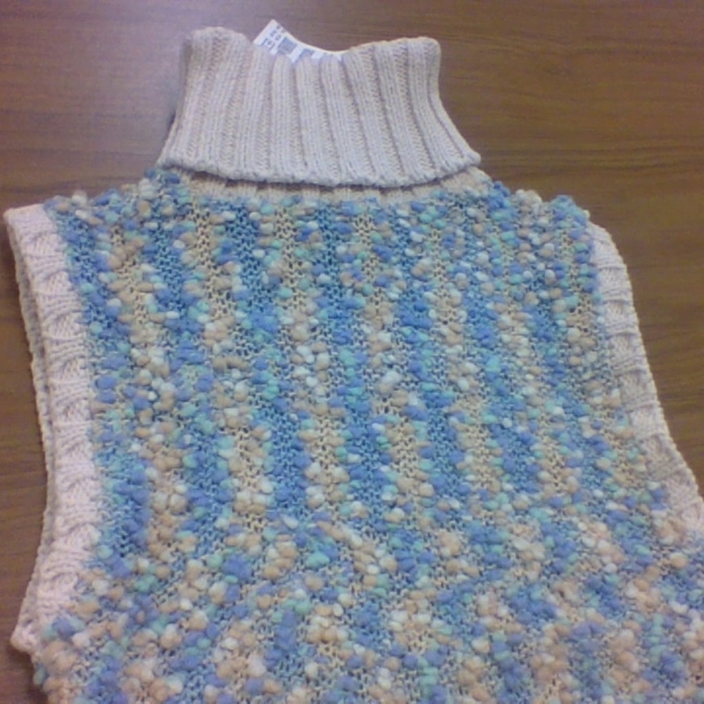 Bebe pastel turtleneck sweater sleeveless
